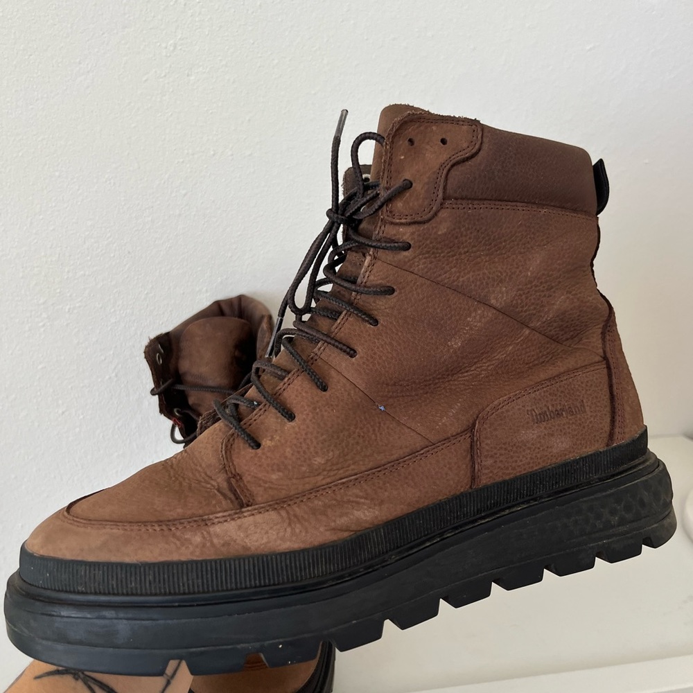 Women’s size 10 Timberland Waterproof Leather Boots